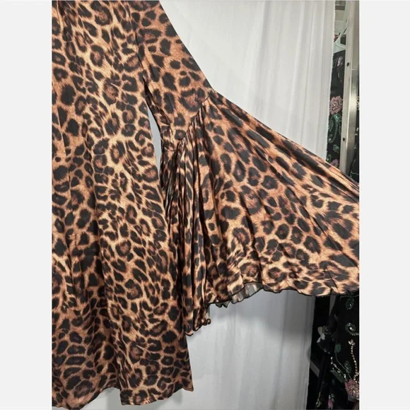 NWT Chloe Kristyn [ Small ] Satin Bell Sleeve Mini Dress in Leopard Animal Print - Picture 9 of 14